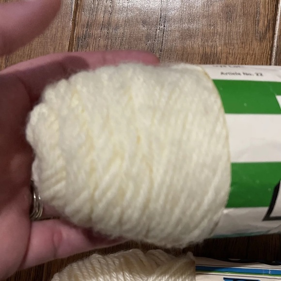Zayre and Green Oak 100% Acrylic Yarn Off-White Fishermen 4-Ply 6 Oz Lot Of 2 - Picture 6 of 11